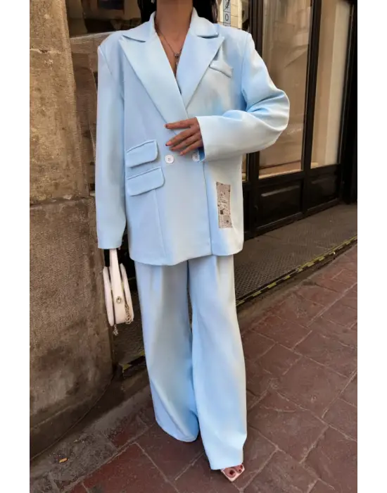 Omarı Detaylarıyla Şıklık: Bebe Mavi Takım