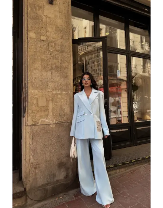 Omarı Detaylarıyla Şıklık: Bebe Mavi Takım