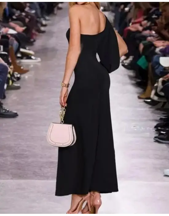 Tek Omuz Açık Yırtmaçlı Krep Elbise