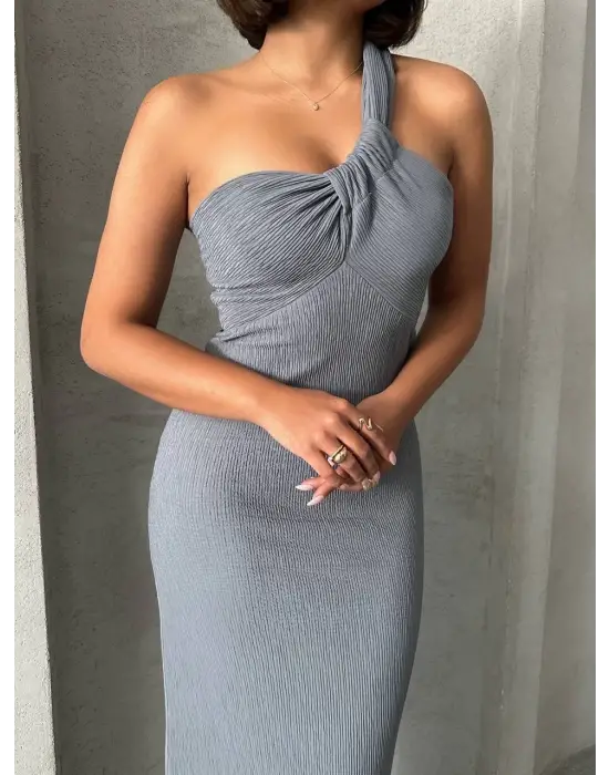 Omarı Şık Pliseli Tek Omuz Elbise