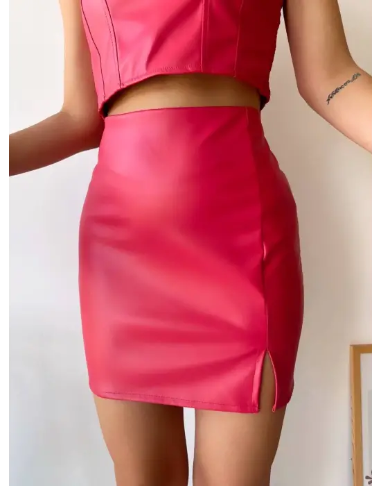 Tek yırtmaçlı arkadan fermuarlı deri etek fuşya s24475
