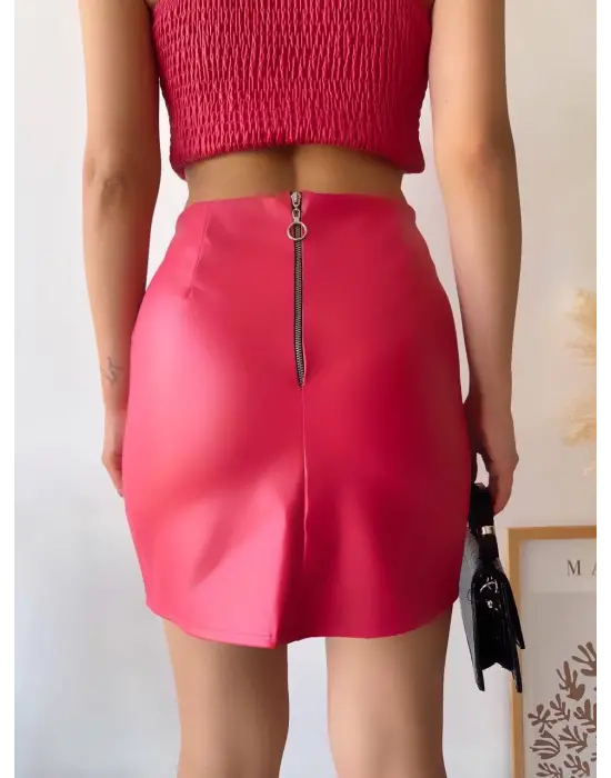 Tek yırtmaçlı arkadan fermuarlı deri etek fuşya s24475