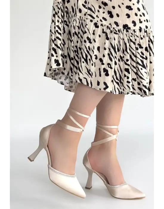 Tenja Bej Saten Bilekten Bağcıklı Topuklu Ayakkabı