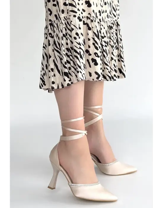 Tenja Bej Saten Bilekten Bağcıklı Topuklu Ayakkabı