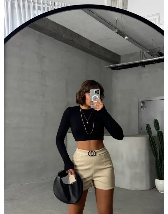 Trend Tokalı Deri Şort