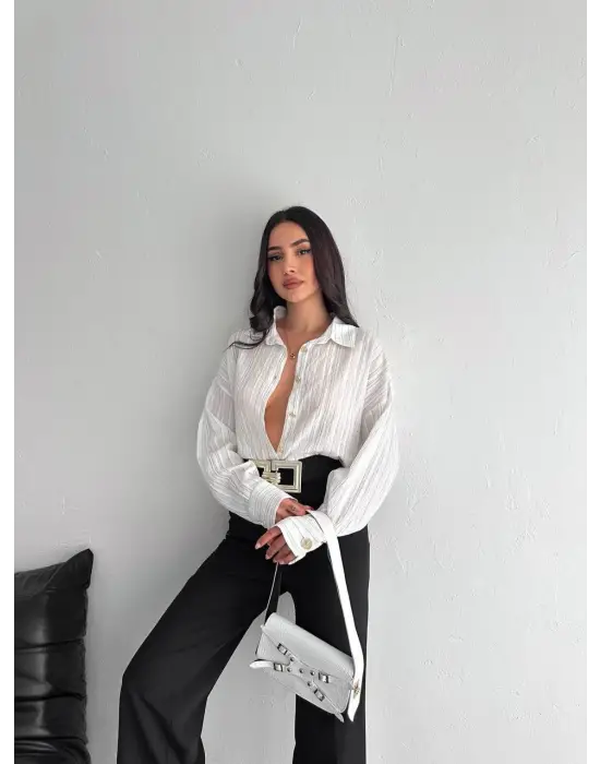 Omarı Çizgili Oversize Gömlek - Rahat ve Şık Kombinler İçin