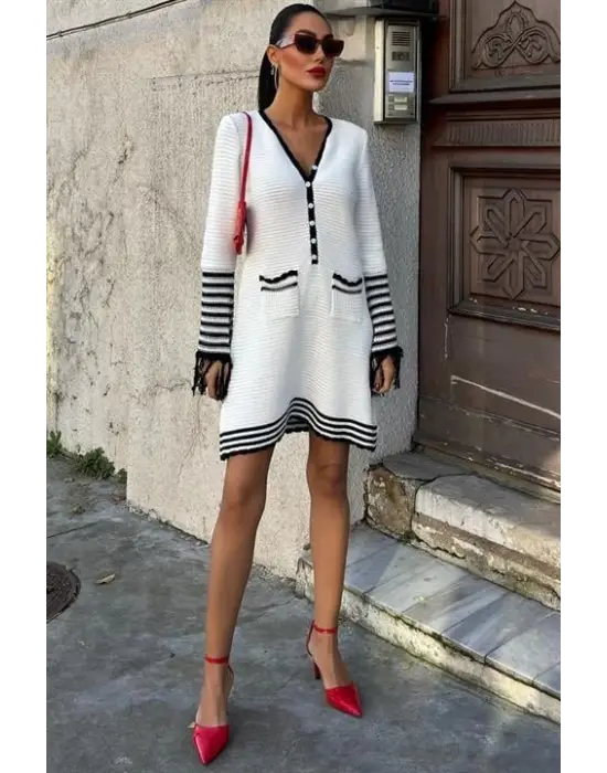 Omarı Püsküllü Düğmeli Triko Kollu Elbise