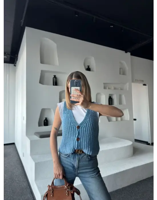 Kolsuz Düğmeli Yelek - Şık Mavi