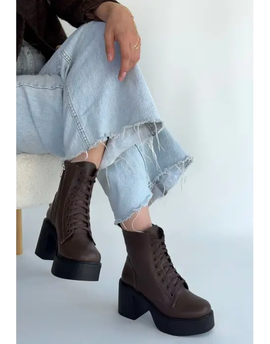 Tsan Kahverengi Cilt Bağcıklı Topuklu Bot