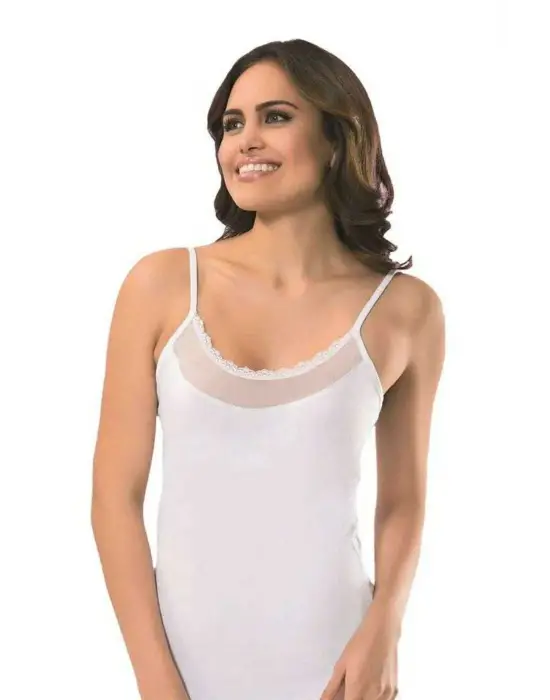 Omarı Tül Detaylı İp Askılı Beyaz Atlet