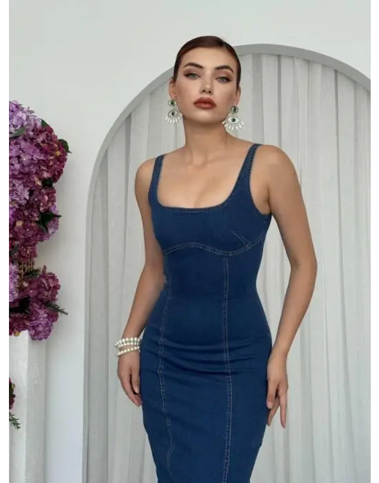 Omarı Rahat ve Şık Kot Elbise