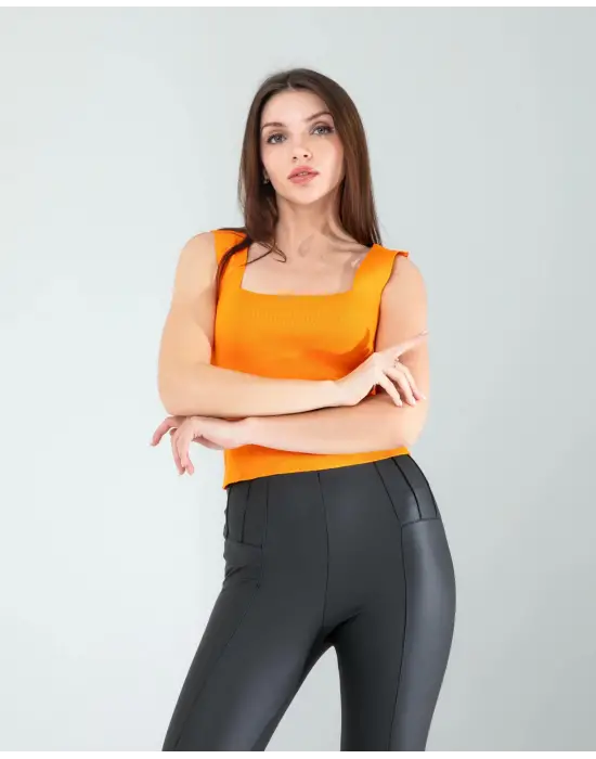 Omarı Yaka Kalın Askılı Turuncu Triko Crop Bluz
