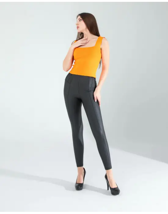 Çarpıcı Kare Yaka Kalın Askı Triko Bluz