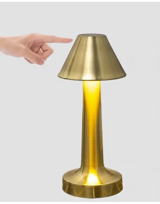 Üçgen Masa Lambası