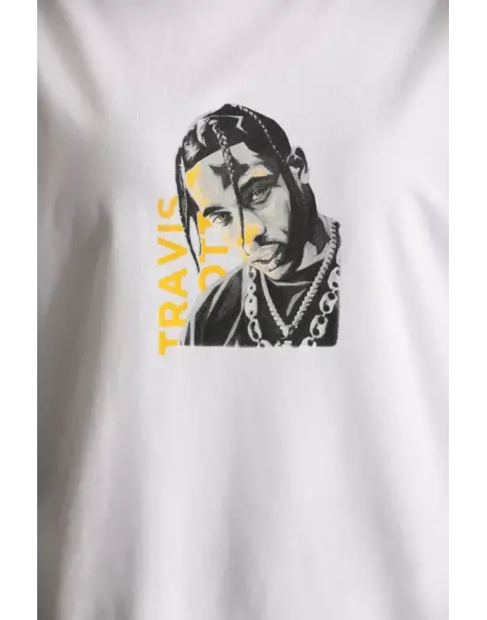 Baskılı Beyaz Oversize Tişört - Şık ve Rahat