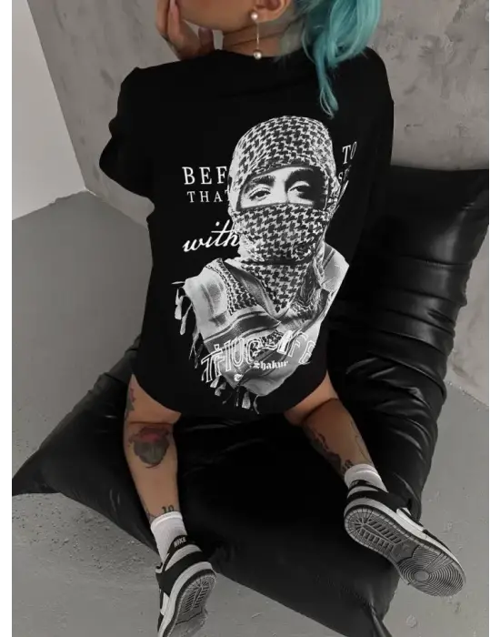 Siyah Baskılı Oversize Tişört
