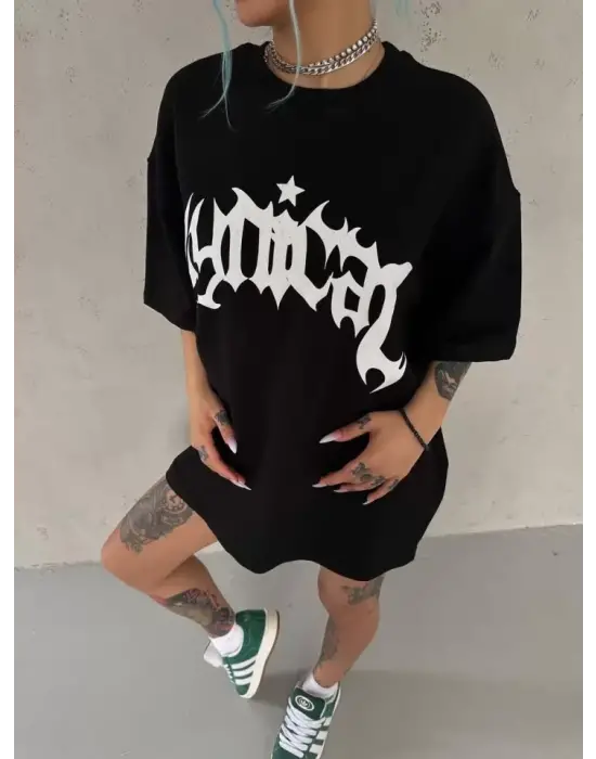 Omarı Siyah Oversize Bisiklet Yaka Baskılı T-Shirt
