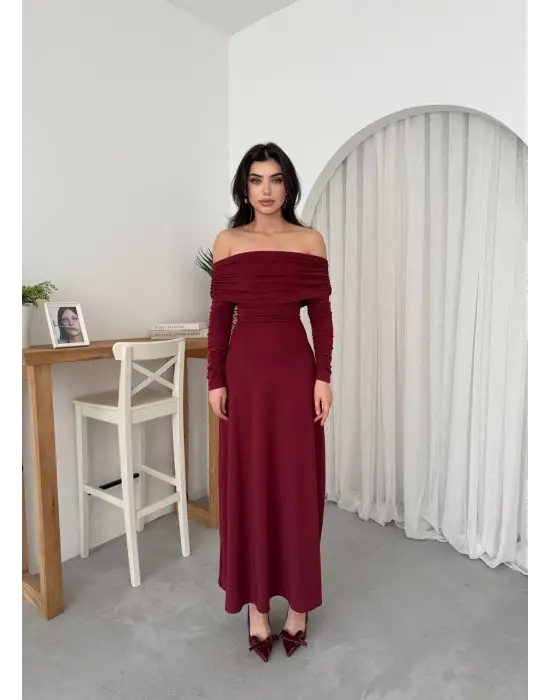 Omarı Şık Siyah Straplez Elbise Modeli