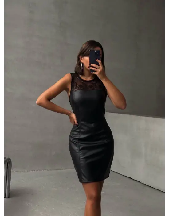 Omarı Dantelli Straplez Siyah Deri Elbise - Etkileyici ve Şık Tasarım