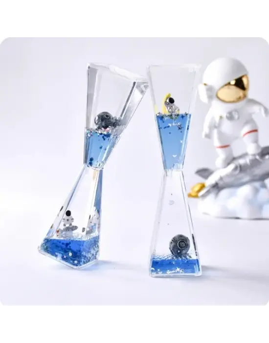 Uzay Temalı Dökülen Yağ Kum Saati