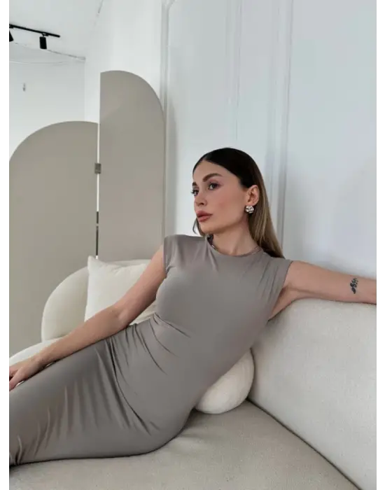 Omarı Şık Gri Likralı Uzun Elbise