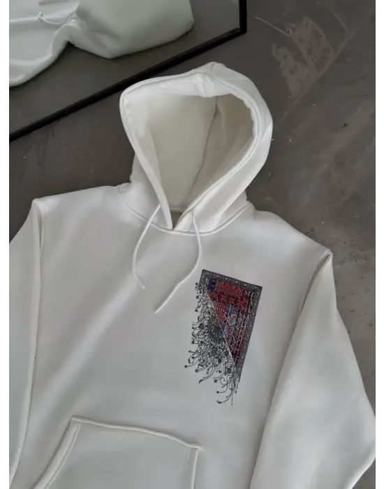 Omarı Beyaz Uzun Kol Kapşonlu Baskılı Sweatshirt