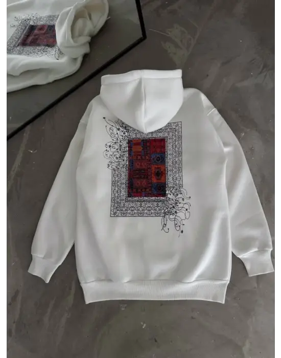 Omarı Beyaz Uzun Kol Kapşonlu Baskılı Sweatshirt