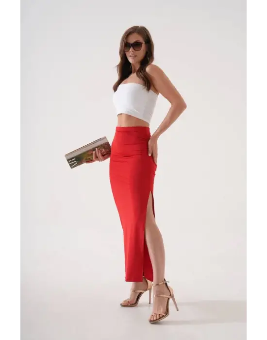 Omarı Zarif Kırmızı Yırtmaçlı İnce Kumaş Etek