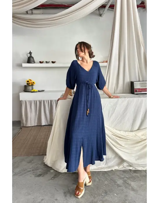 Omarı Yırtmaç Detaylı V Yaka Müslin Elbise - Lacivert