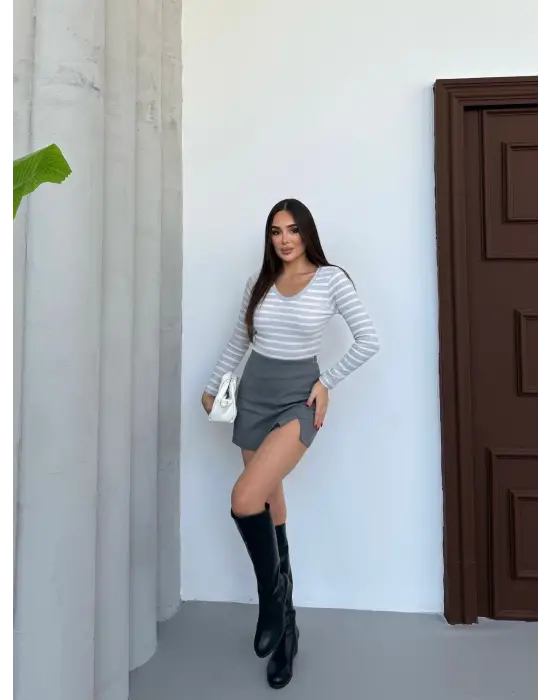 V yaka çizgili bluz gri A3699