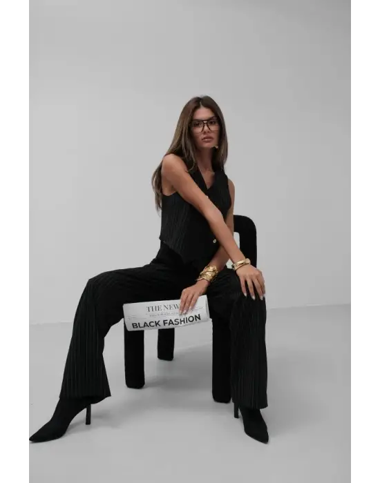 V Yaka Çizgili Kruvaze Yelek