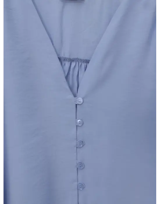 V Yaka Düğmeli Arkası Uzun Gömlek -Bebe Mavi