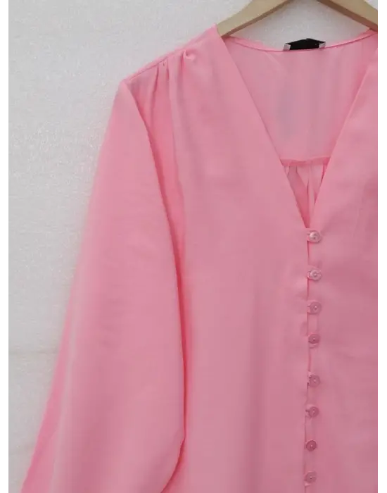 V Yaka Düğmeli Arkası Uzun Gömlek -Pembe