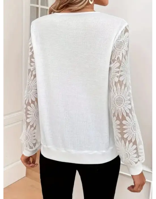 Omarı Fistolu Kolu Tül Detaylı V Yaka Bluz