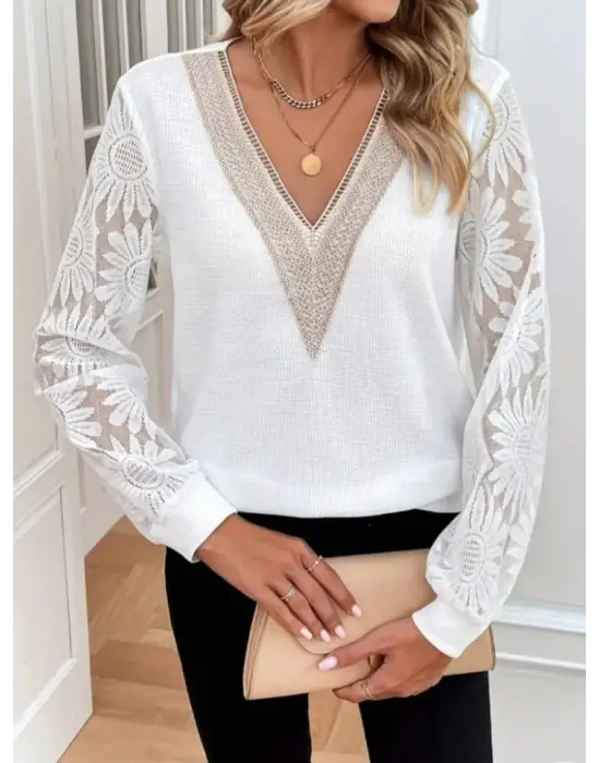 Omarı Fistolu Kolu Tül Detaylı V Yaka Bluz