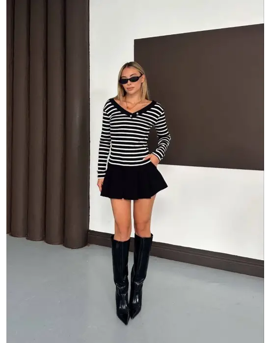 V yaka kol ve yaka düğmeli bluz siyah A4047