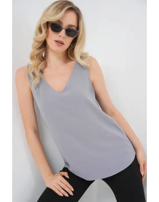 V Yaka Sıfır Kol Bluz 950 - Gri