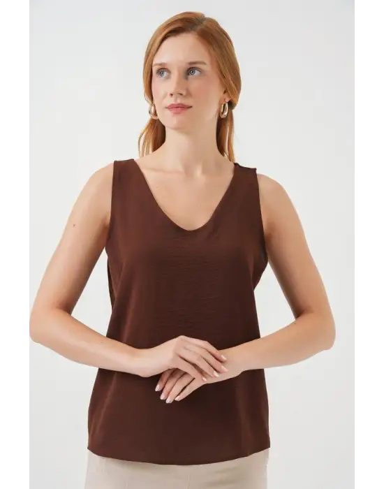 V Yaka Sıfır Kol Bluz 950 - Kahverengi