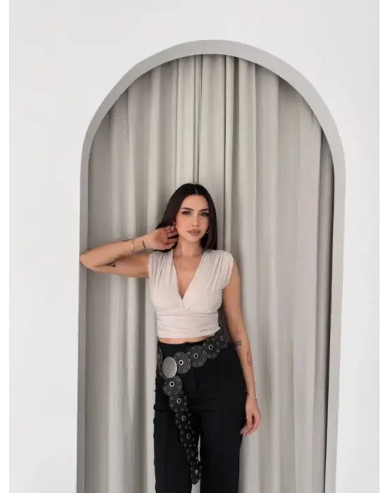 Vatkalı Kolsuz V Yaka Drapeli Crop Bluz Likralı Fit - Boyalı Gri