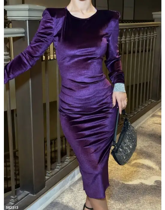 Omarı Kadife Kumaşlı Midi Boy Elbise