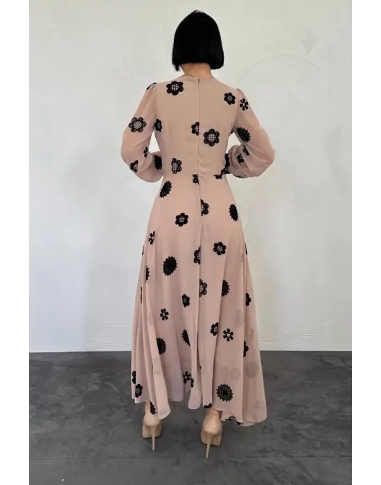 Omarı Vizon Renkli Nakış Detaylı Elbise