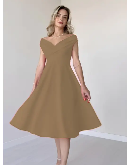 Omarı Şık Kısa Kollu Volan Detaylı Elbise