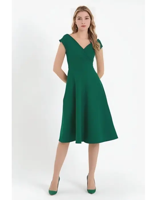 Omarı Flörtöz Ve Şık Krep Elbise