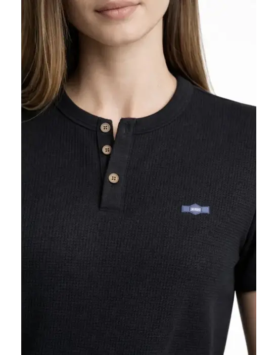 Waffle Dokulu Likralı Henley Yaka Düğmeli Regular Kısa Kollu T-Shirt - Siyah