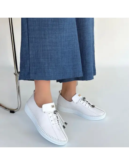 Warte Beyaz Cilt Bağcıklı Spor Ayakkabı