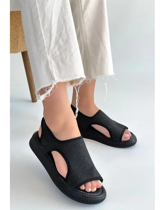 Wayi Siyah Hasır Cilt Sandalet