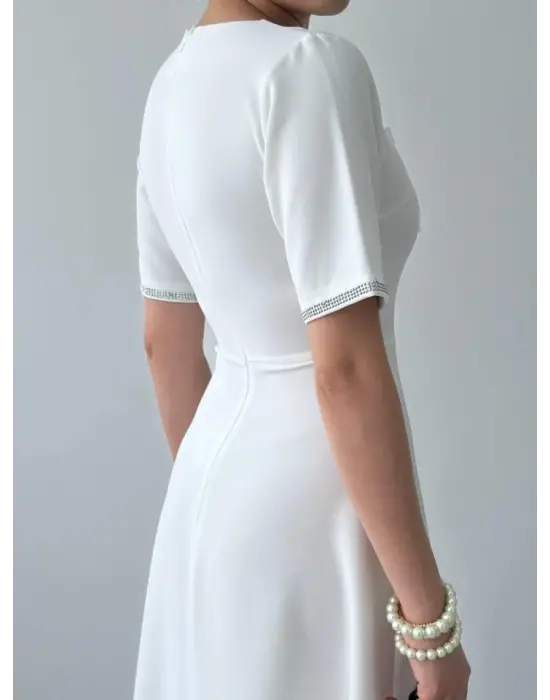 Wera Taşlı Fiyonk Detaylı Elbise