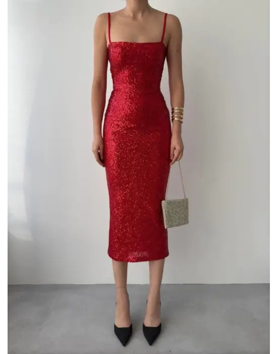 Omarı Şık ve Rahat İp Askılı Elbise