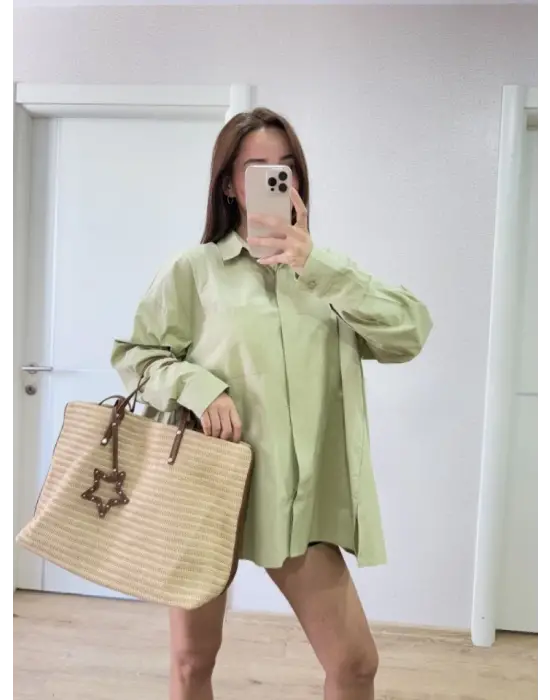 Omarı Modern Tasarımlı Yandan Yırtmaçlı Yeşil Gömlek