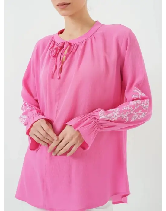 Yakası Bağlamalı Kolu Nakışlı Lastikli Gömlek -Pembe